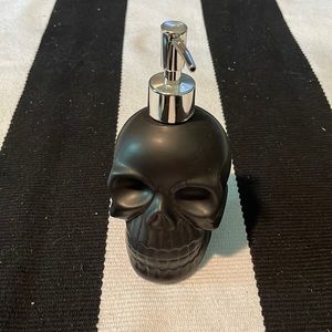 Halloween black skull skeleton soap dispenser